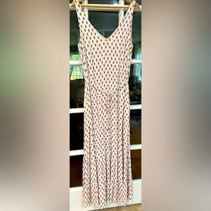 Boden maxi dress, flattering front and back vneck